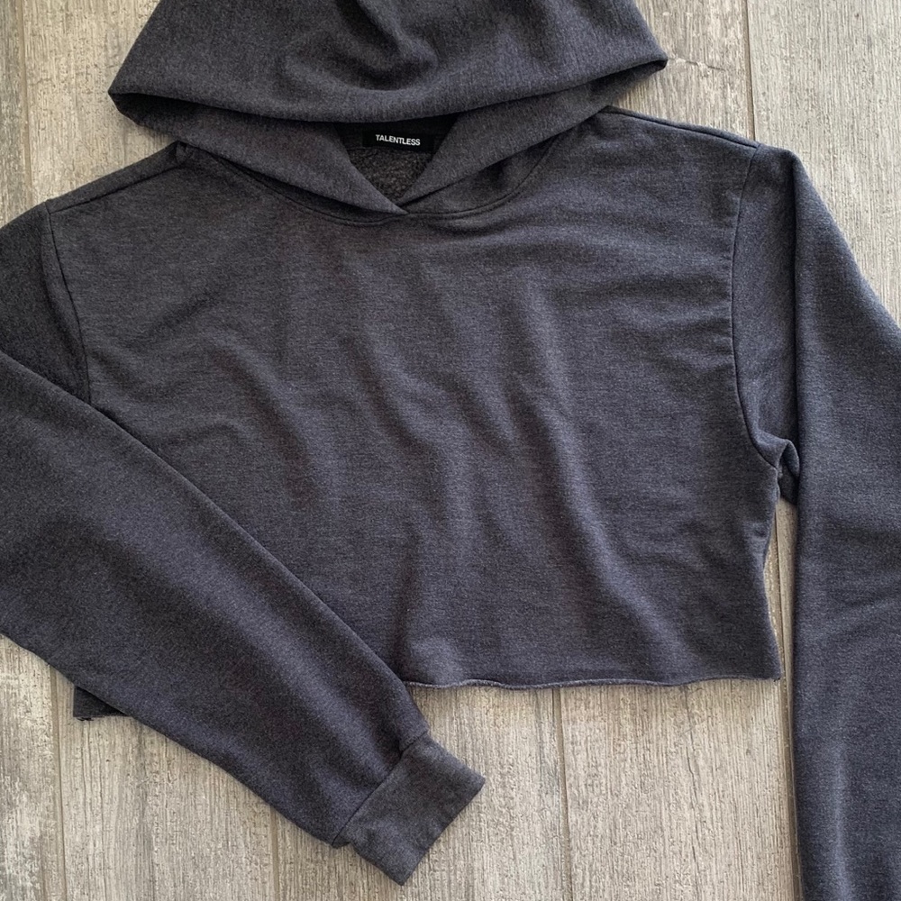 🔥🔥TALENTLESS - CROPPED HOODIE🔥🔥 - Picture 2 of 7
